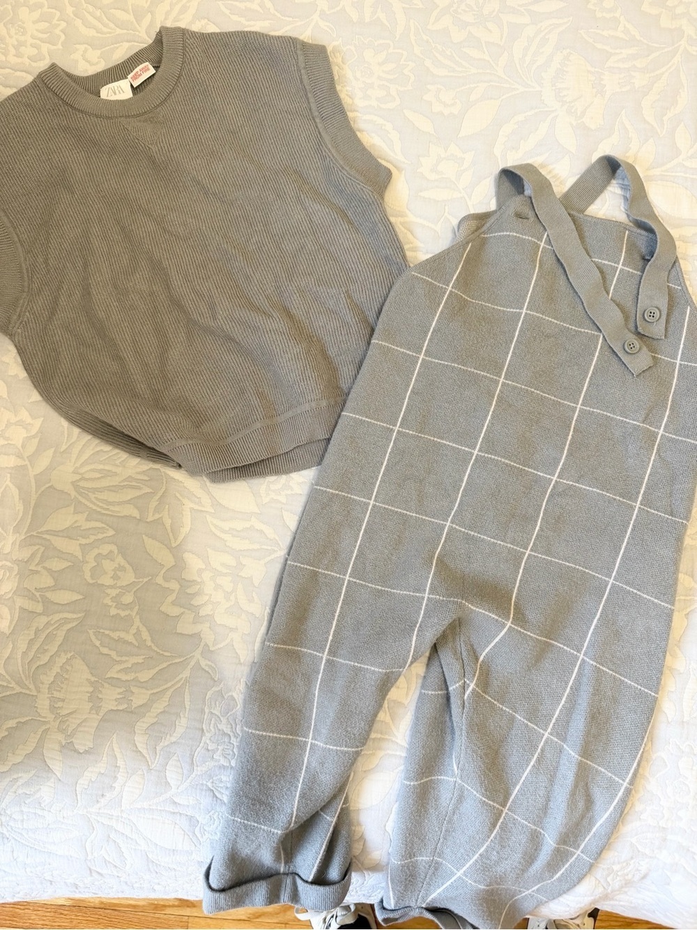 Zara 4T knit set overall matching set gray